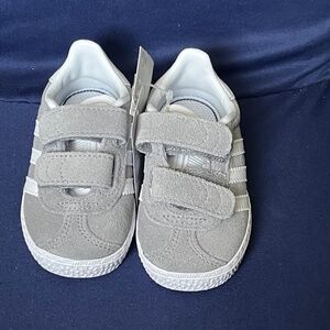 Adidas Gazelle size 5 toddler